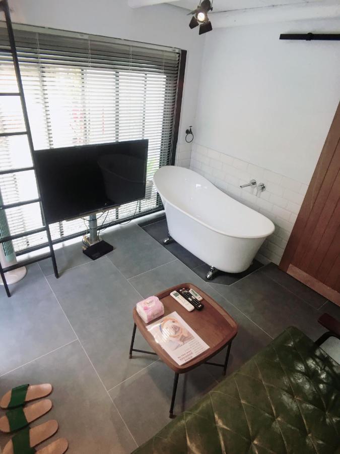 阡陌-浴缸在客廳民宿 Tainan Exterior foto